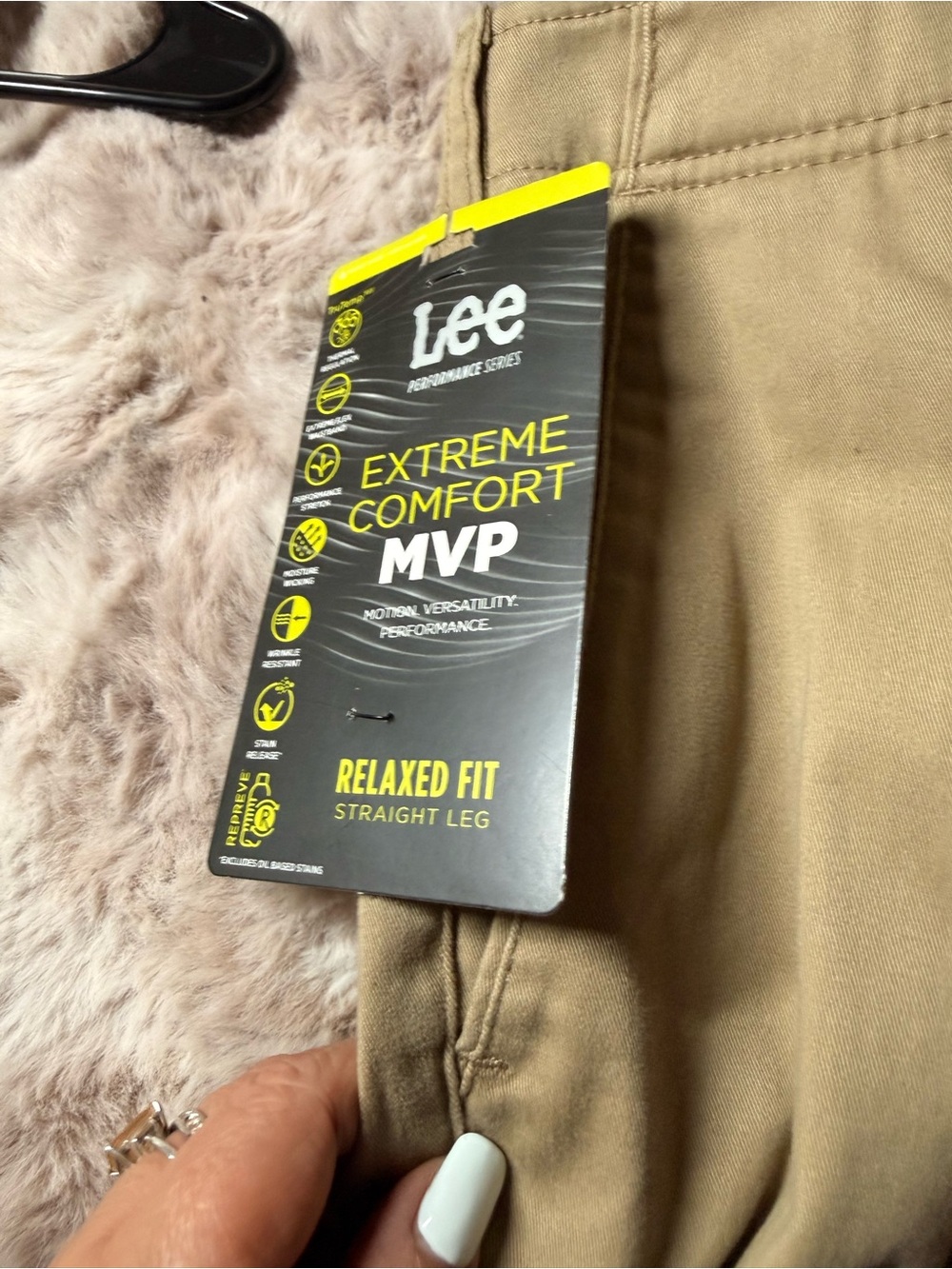 Lee Men's Extreme Comfort MVP Cargo Pants Khaki, Size 36x29 NWT Relaxed Fit - Picture 3 of 9